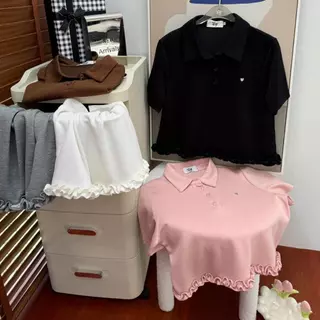 SISSY : เสื้อแขนสั้นคอปก(XS-XXL) แต่งระบาย ปักอะไหล่หัวใจ กระดุมหน้า ผ้านุ่มลื่น ใส่สบายผิว ระบายอากาศได้ดี