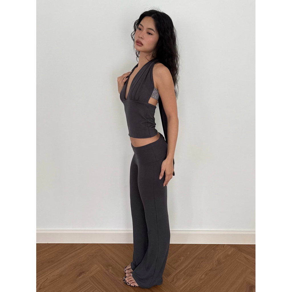 CASUAL NOT USUAL | Back lace halter top เสื้อผูกคอมีลูกไม้ในตัว