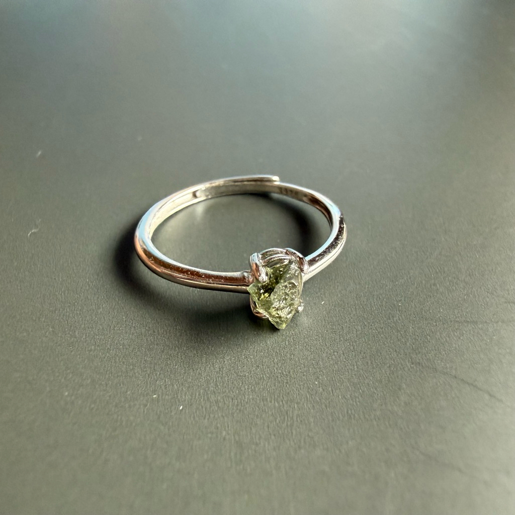 Moldavite แหวนหินสะเก็ดดาว อุกกาบาต