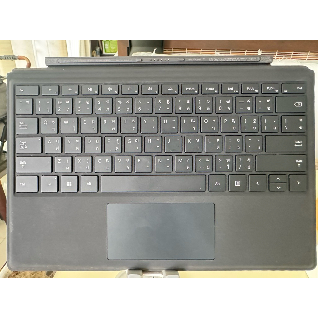 ของแท้ 100% Microsoft Surface Pro Keyboard ใช้กับ Surface Pro6 มือสอง สภาพใหม่มาก ใช้งานได้ปรกติ