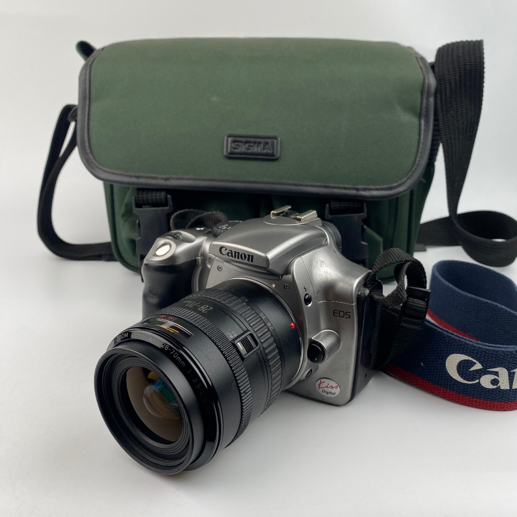 กล้องดิจิตอล DSLR 📸 Canon EOS Kiss Digital (300D) สีเงิน + Canon EF 28-70mm II