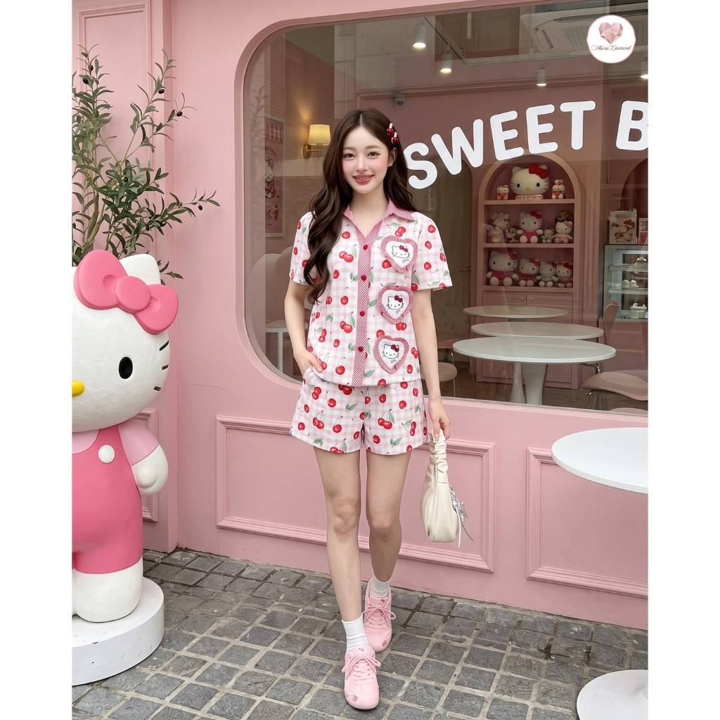 (มีถึง3XL) Maria Diamond สีชมพู Cherry Kit Set เซ็ต 2 ชิ้นผ้าเปเป้พิมพ์ลาย เสื้อเชิ้ตกระดุมหน้า + กางเกงขาสั้นมีกระเป๋า