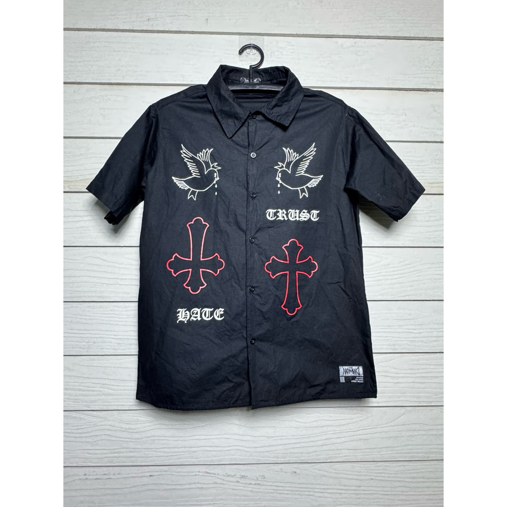 เสื้อเชิ้ตแขนสั้นสีดำสไตล์สตรีท/โกธิค แบรนด์ URTHE รุ่น Demon Shirt