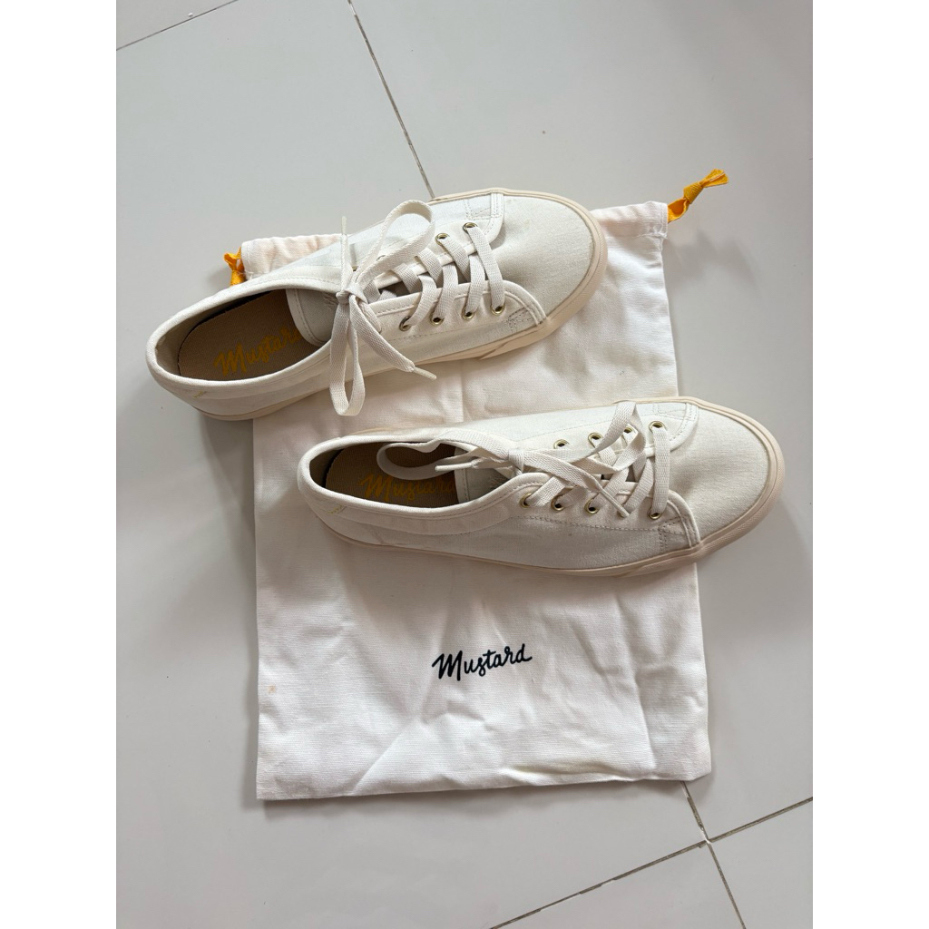 รองเท้า Mustard sneakers