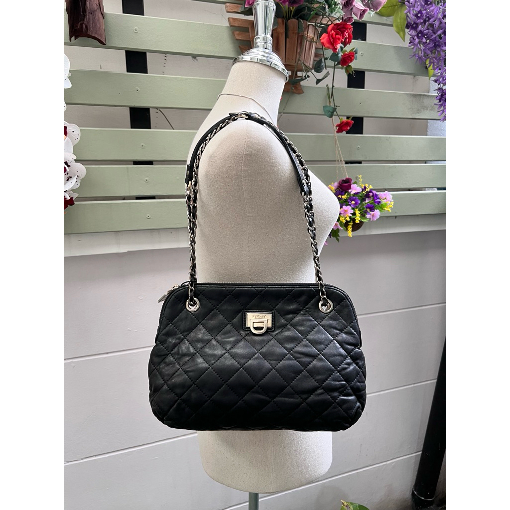 กระเป๋า DKNY ขนาด 9x12นิ้ว กระเป๋า DKNY ขนาด 9x12นิ้ว