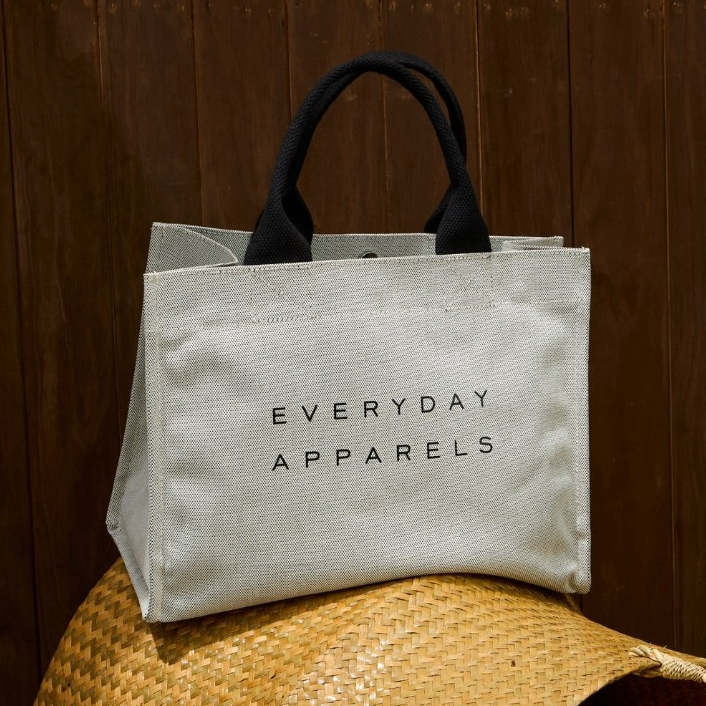 EVERYDAY APPARELS midi tote กระเป๋าแคนวาสไซส์ midi