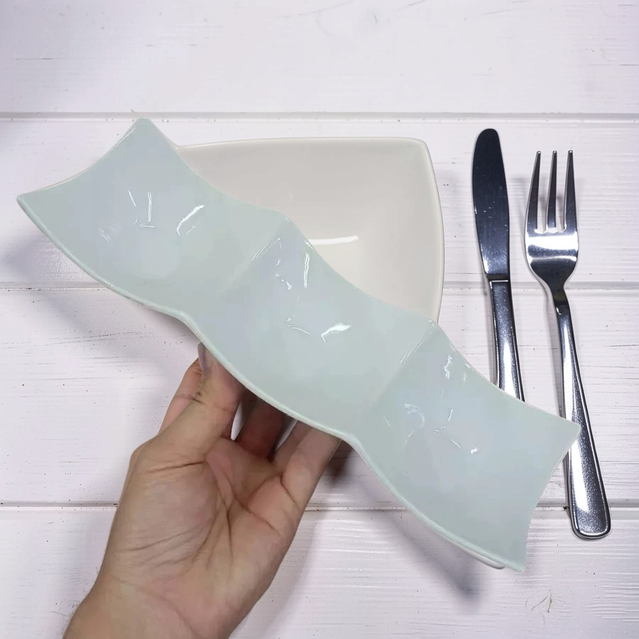 ถ้วยเซรามิก 9.5 นิ้ว ถ้วยน้ำจิ้ม 3 ช่อง สีขาวเงา ทำจากเซรามิกเนื้อดี เข้าไมโครเวฟได้