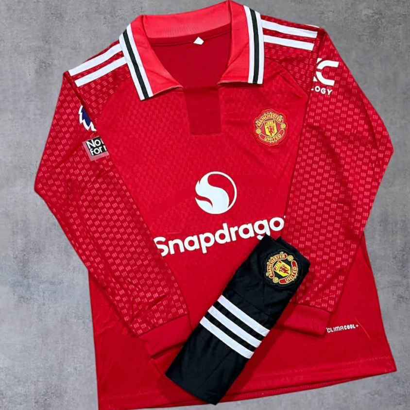 เสื้อบอลแขนยาวรุ่นใหม่ล่าสุดปี 2026 2027( เสื้อพร้อม+กางเกง)รุ่นFull option ติดอาร์มครบเนื้อผ้านุ่มนิ่มใส่สบาย
