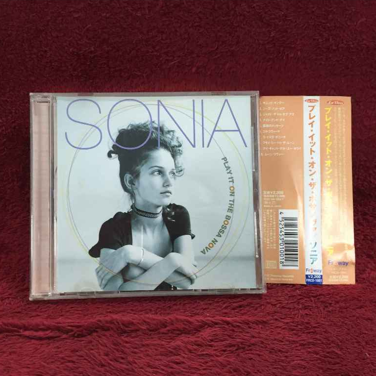 CD Sonia – Play It On The Bossa Nova สภาพตามรูปปก EA133-30