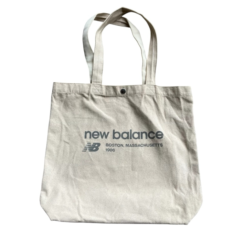 กระเป๋าผ้ามือสอง New Balance ของแท้ (สภาพใหม่มาก)