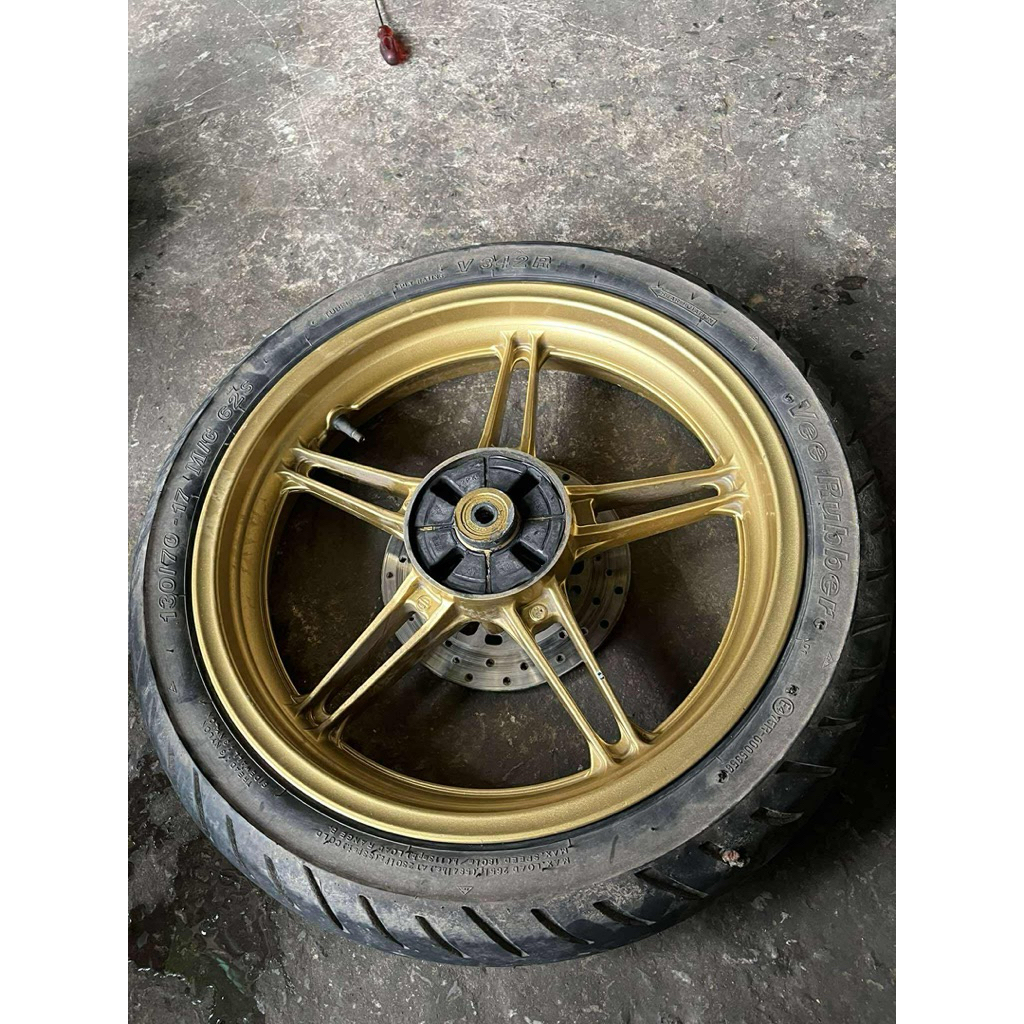 ล้อแม็กหลังR15ตัวเก่า มือสอง