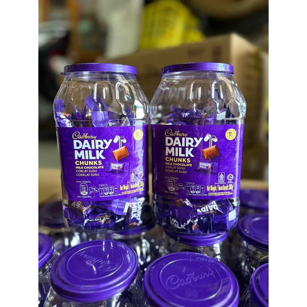 Cadbury Dairy Milk Chocolate ช็อกโกแลตแคดเบอรี่ ขนาด 382 กรัม