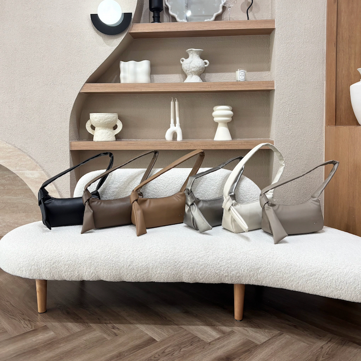 NOW IS NOW SoftPuff กระเป๋าสะพายข้างปรับสายได้