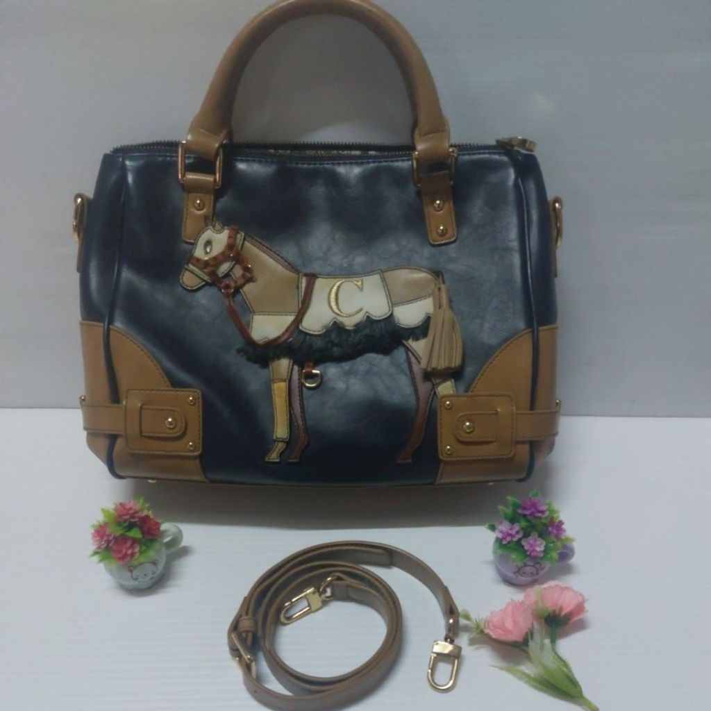 กระเป๋าของlapalette แท้ค่ะ สภาพใหม่ค่ะ มีสายยาว  ราคา990บาท