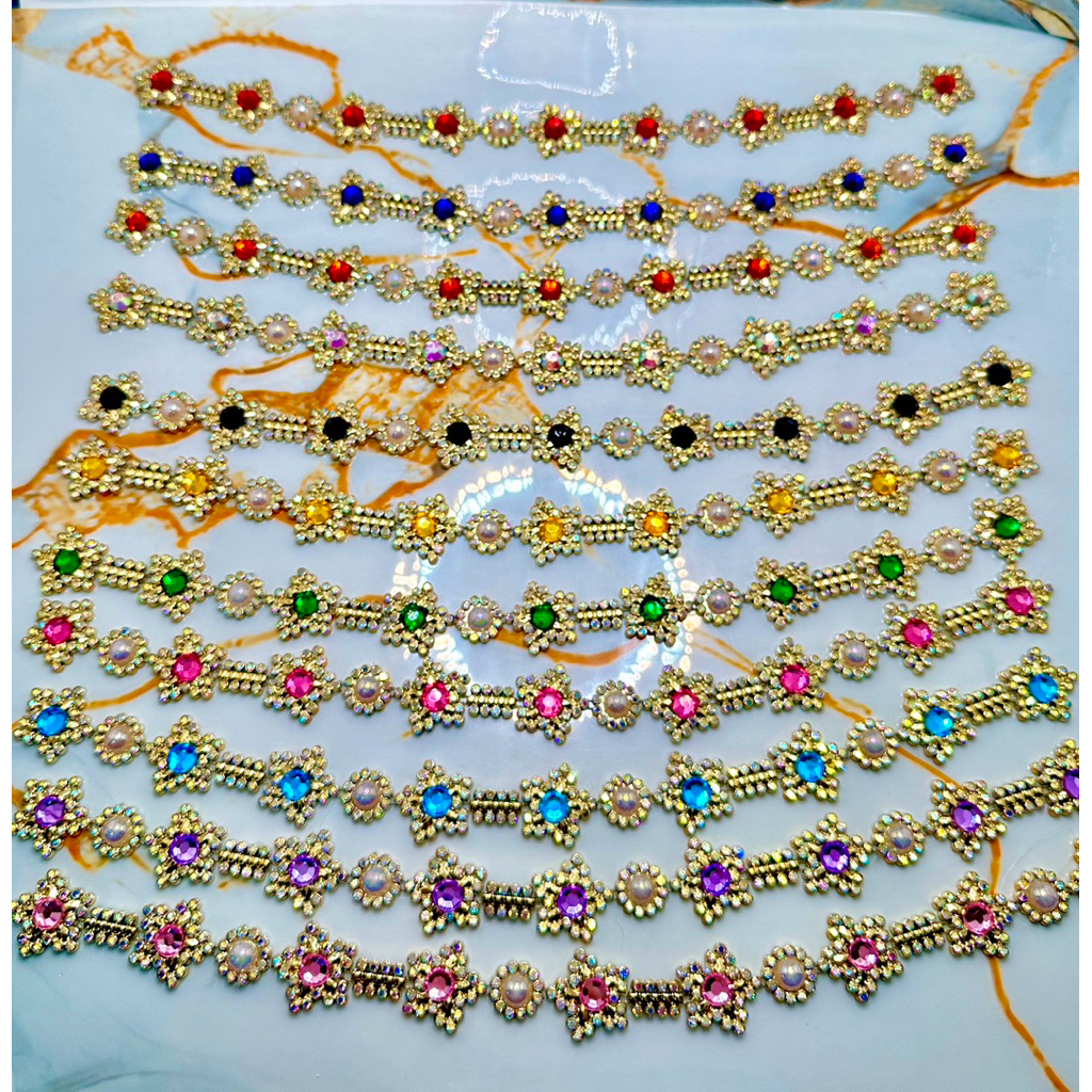 สังวาลย์ประดับเพชรสีสันสวยงามอุปกรณ์ตกแต่งสำหรับองค์เทพถวายองค์เทพงานฝีมือเสื้อผ้ากระเป๋างานDIY