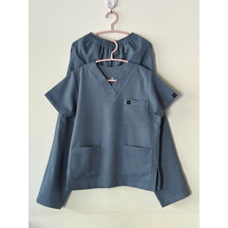 Dsign scrub ชุดสครับคอวี unisex สีใหม่ Ocean blue รุ่น Color…