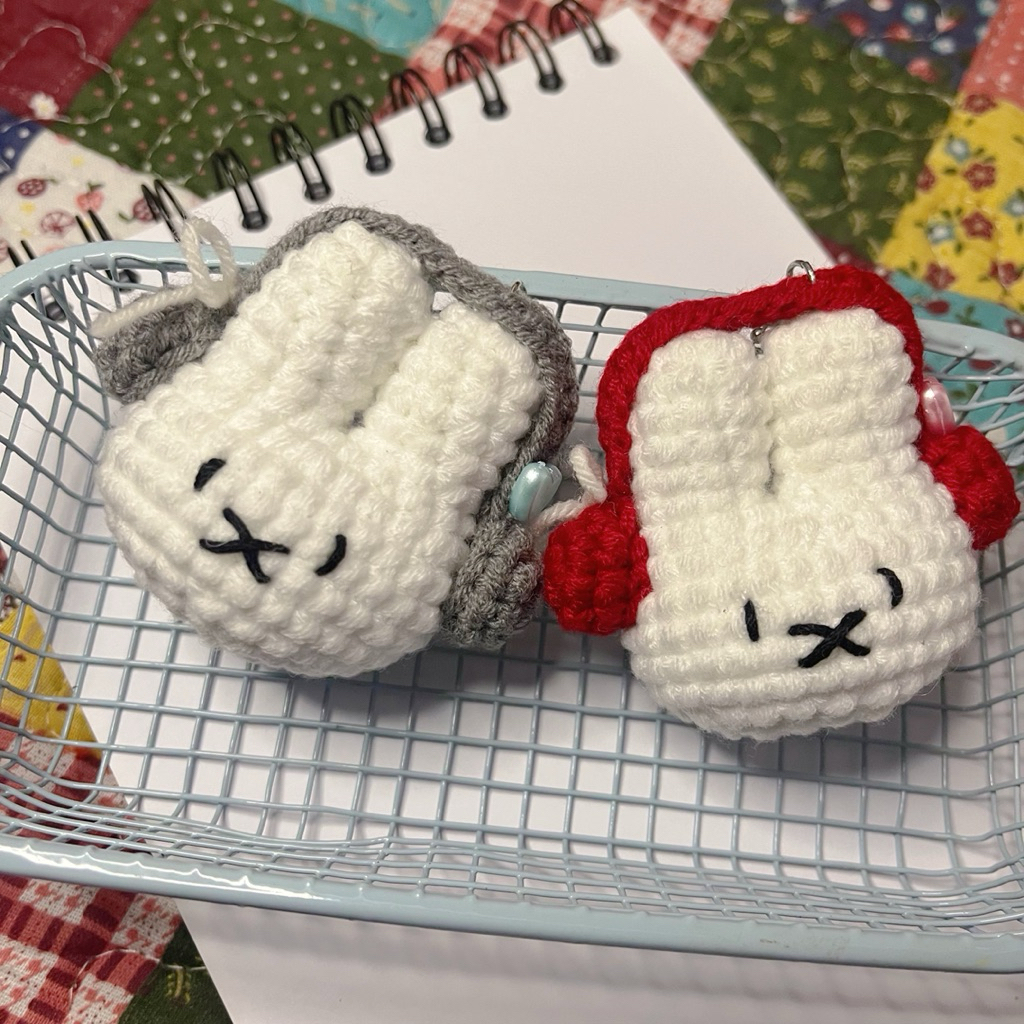 ( พร้อมส่ง ) miffy bunny พวงกุญแจไหมพรม