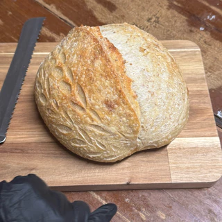 ขนมปังซาวโดว์โฮลวีท Sourdough Whole Wheat 🌾 ≈ 600grams/loaf ยีสต์ธรรมชาติ 100% แป้งขนมปังไม่ฟอกสีผสมแป้งโฮลวีทแบบหยาบ