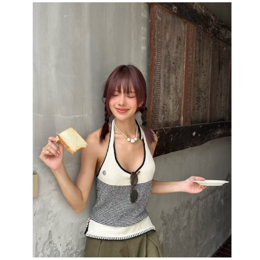 เสื้อนิ้ตไหมพรมคล้องคอสายเดี่ยว Brand IG: Lemonade.bkk