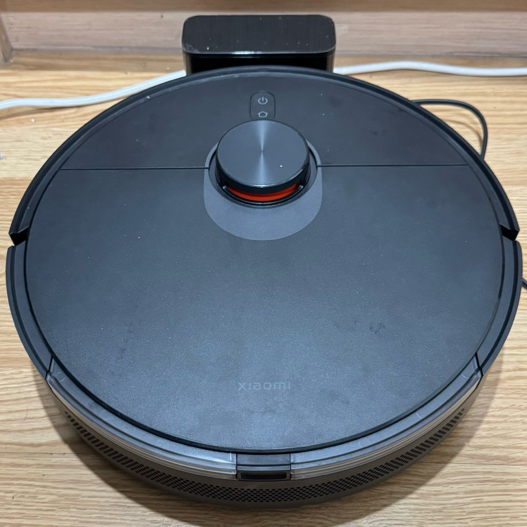 Xiaomi Mi Robot Vacuum S20+ หุ่นยนต์ดูดฝุ่น และถูพื้นอัจฉริยะ รุ่น S20+ [สินค้ามือสอง]