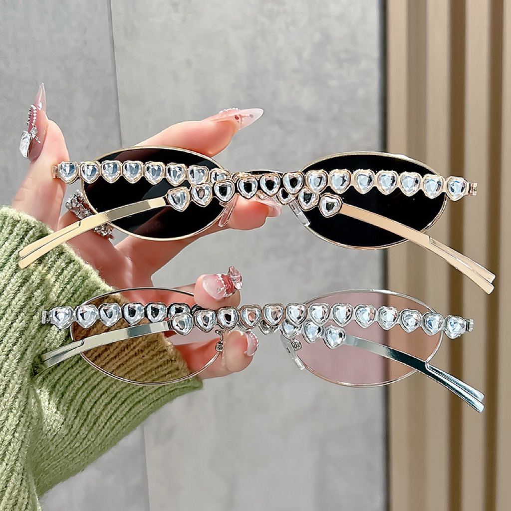 💗พร้อมส่งจากไทย💗CC-22แว่นกรองแสงสีฟ้าทรงไข่ ขาแว่นแต่งเพรชรูปหัวใจแบบติดแกรม แว่นป้องกันแสงuv - รูปที่ 7