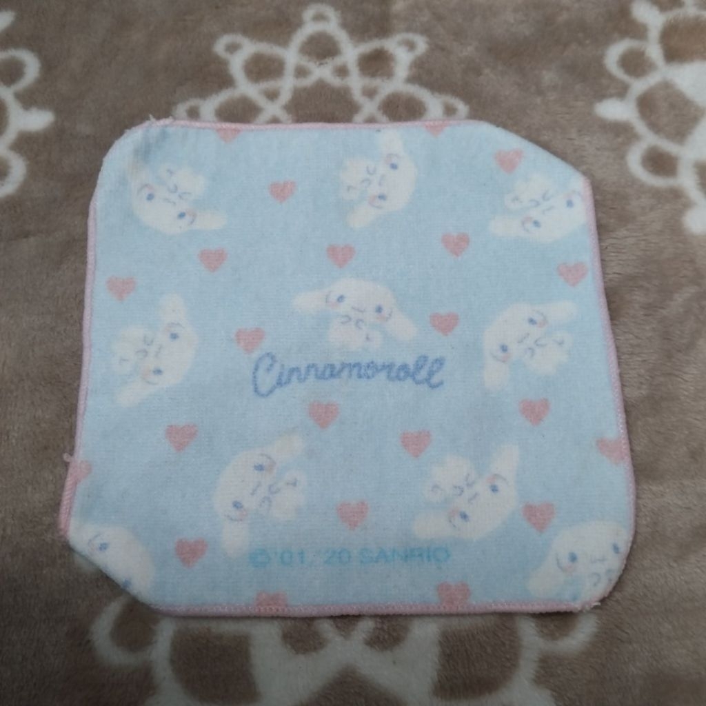 ผ้าเช็ดหน้าจาก Sanrio ลาย Cinnamoroll