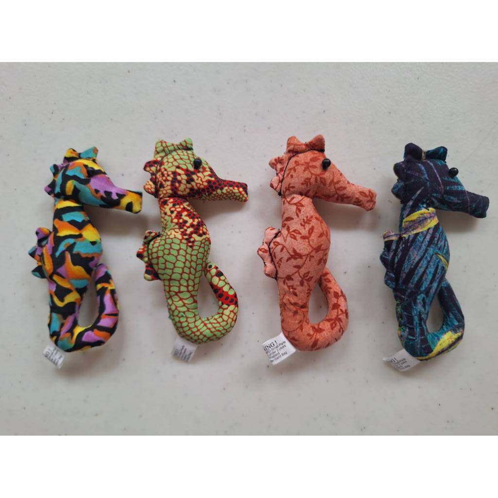 ตุ๊กตาผ้ารูปสัตว์ทะเล ม้าน้ำ ใส่ทรายด้านใน เป็นของตกแต่งรีสอร์ต คาเฟ่