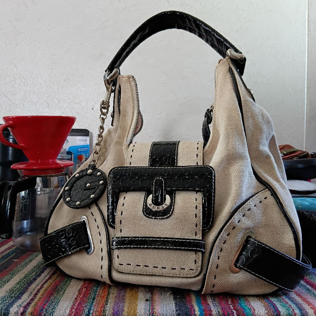 กระเป๋าสะพายguessมือสองvintageguess