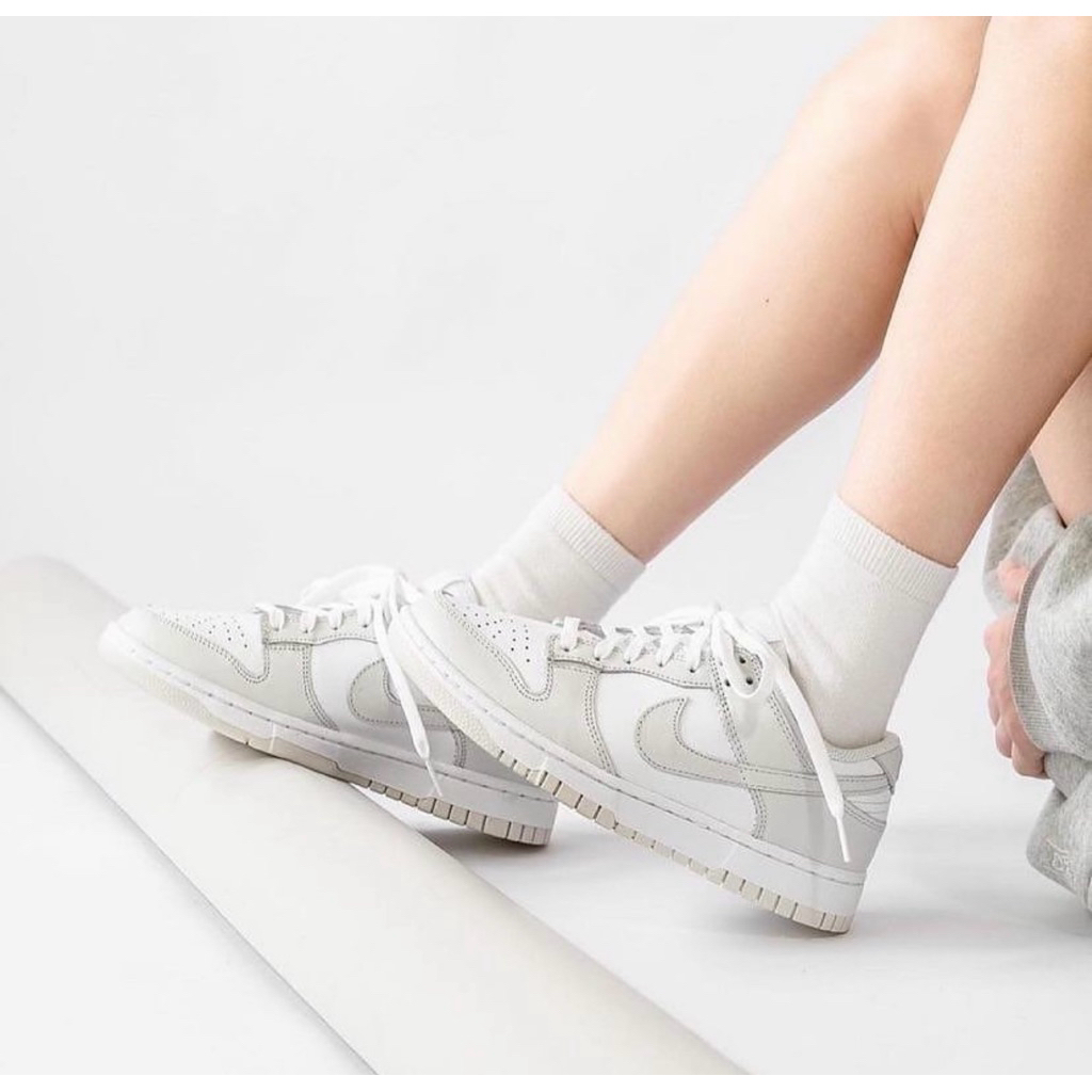 (รอจัดส่ง 3-5 วัน ของแท้ 100%) NIKE DUNK LOW PHOTON DUST (W)