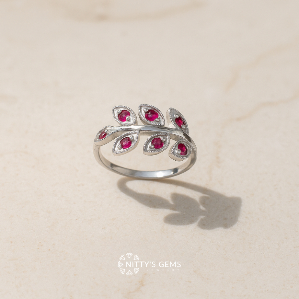 Nitty's Gems | แหวนงิน925 พลอยทับทิม ชุบทองคำขาว 18K