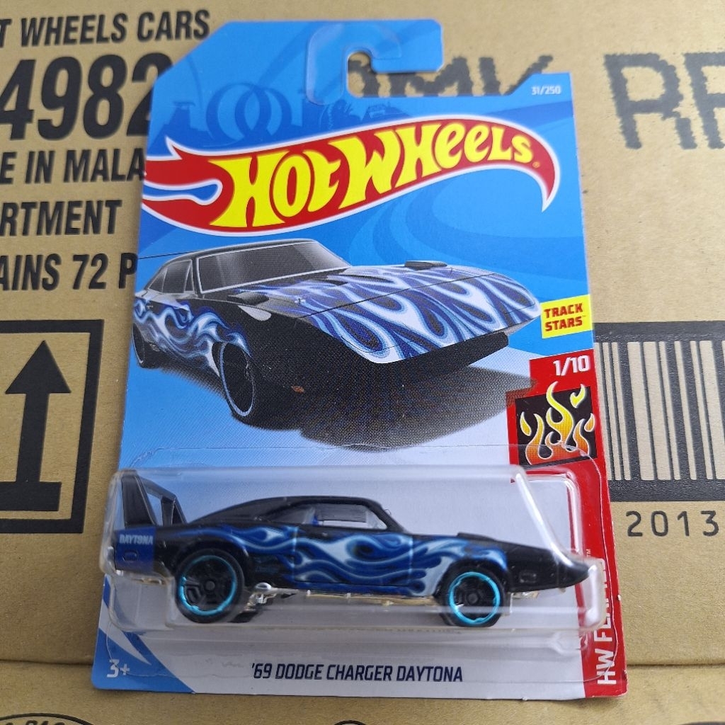 รถเหล็ก Hotwheels 69 DODGE CHARGER DAYTONA 31/250 (kg05)
