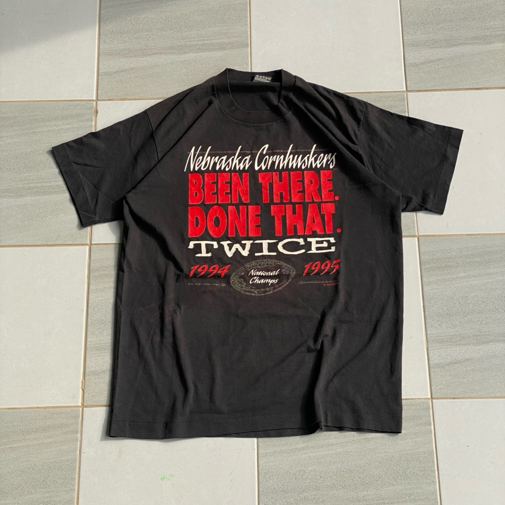 เสื้อยืดมือสองทีมงานเก่า ( Nebraska ) ตะเข็บเดี่ยว
