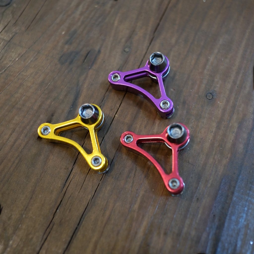 TEKTRO สามเหลี่ยมรั้งสายเบรกผีเสื้อ [cable hanger for cantilver brake]