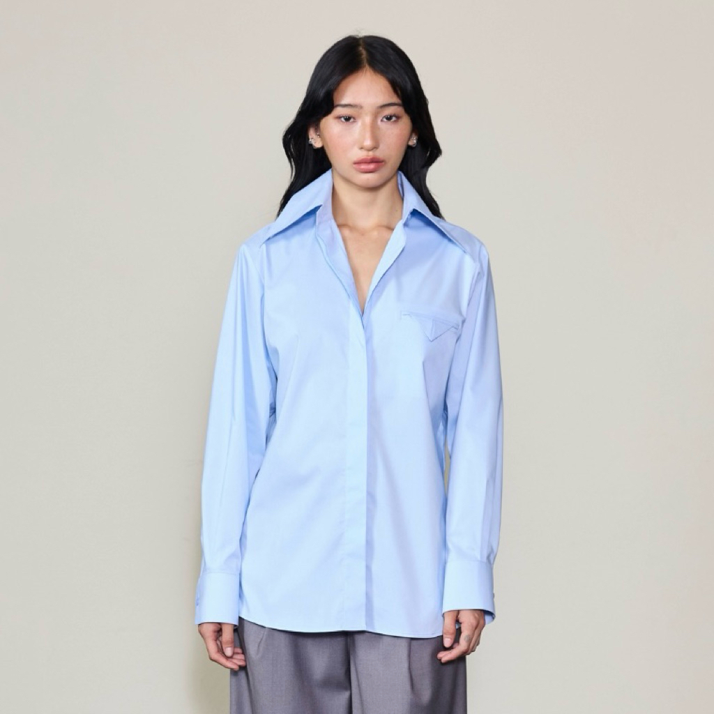 AOP Archive - Editorial Shirt เสื้อเชิ้ตคอปก (มี2สี) ดีเทลกระเป๋าสามเหลี่ยม