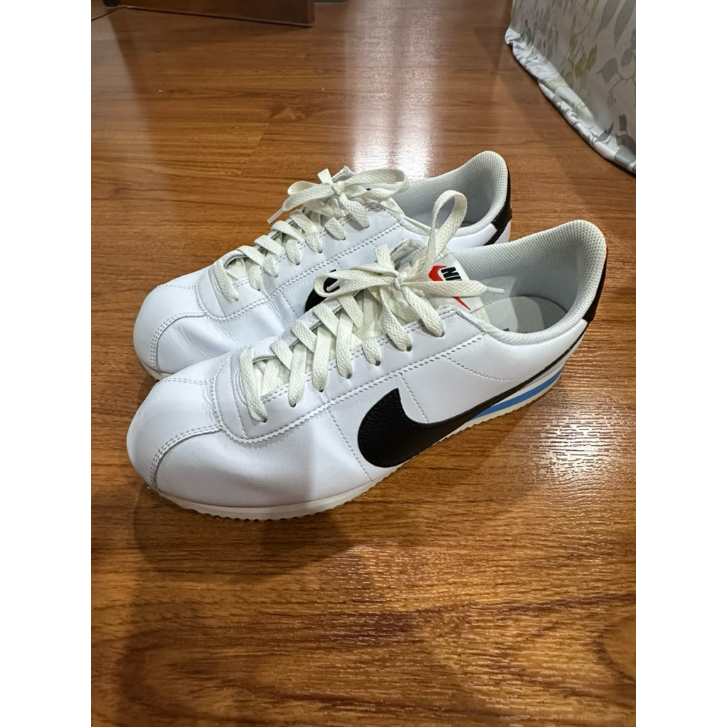 รองเท้าผ้าใบ Nike cortez ขาวคาดดำ แท้ 100%