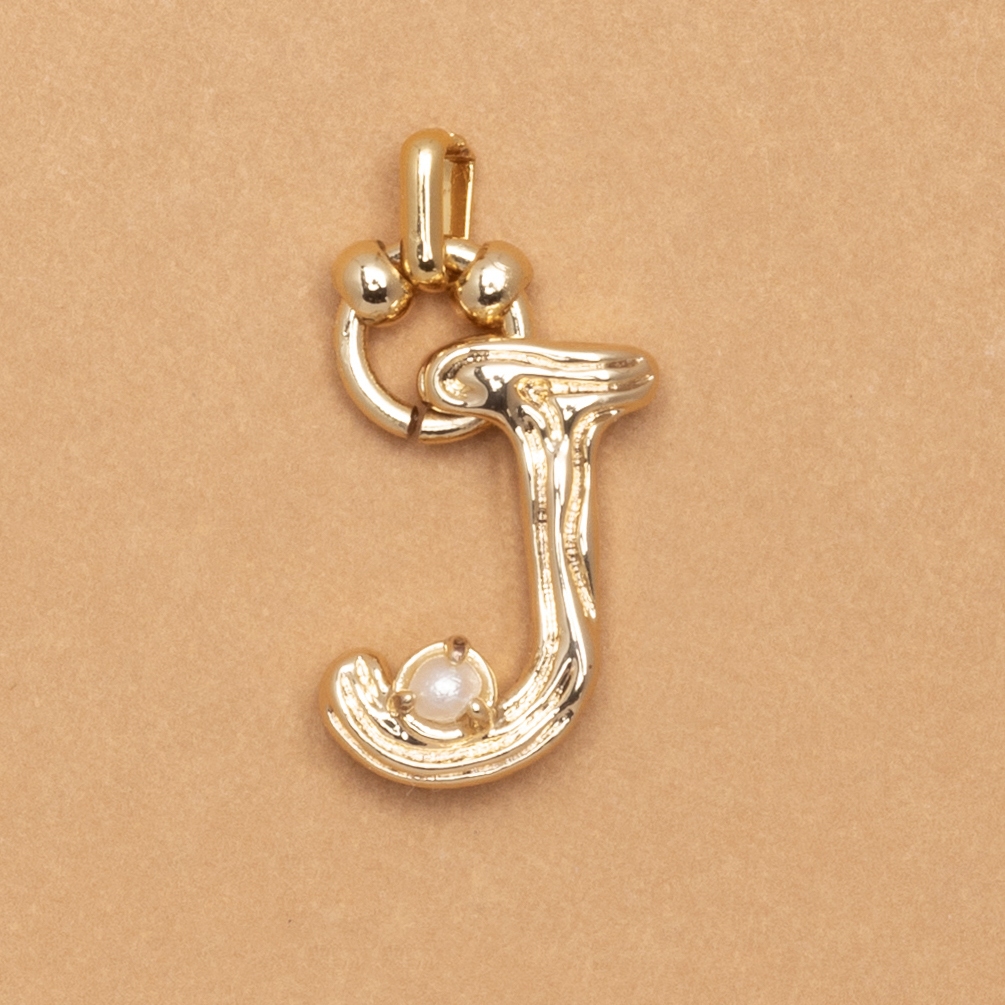 CHARM ALPHABET AND PEARL "J"(SMALL SIZE) -จี้ตัวอัษร J