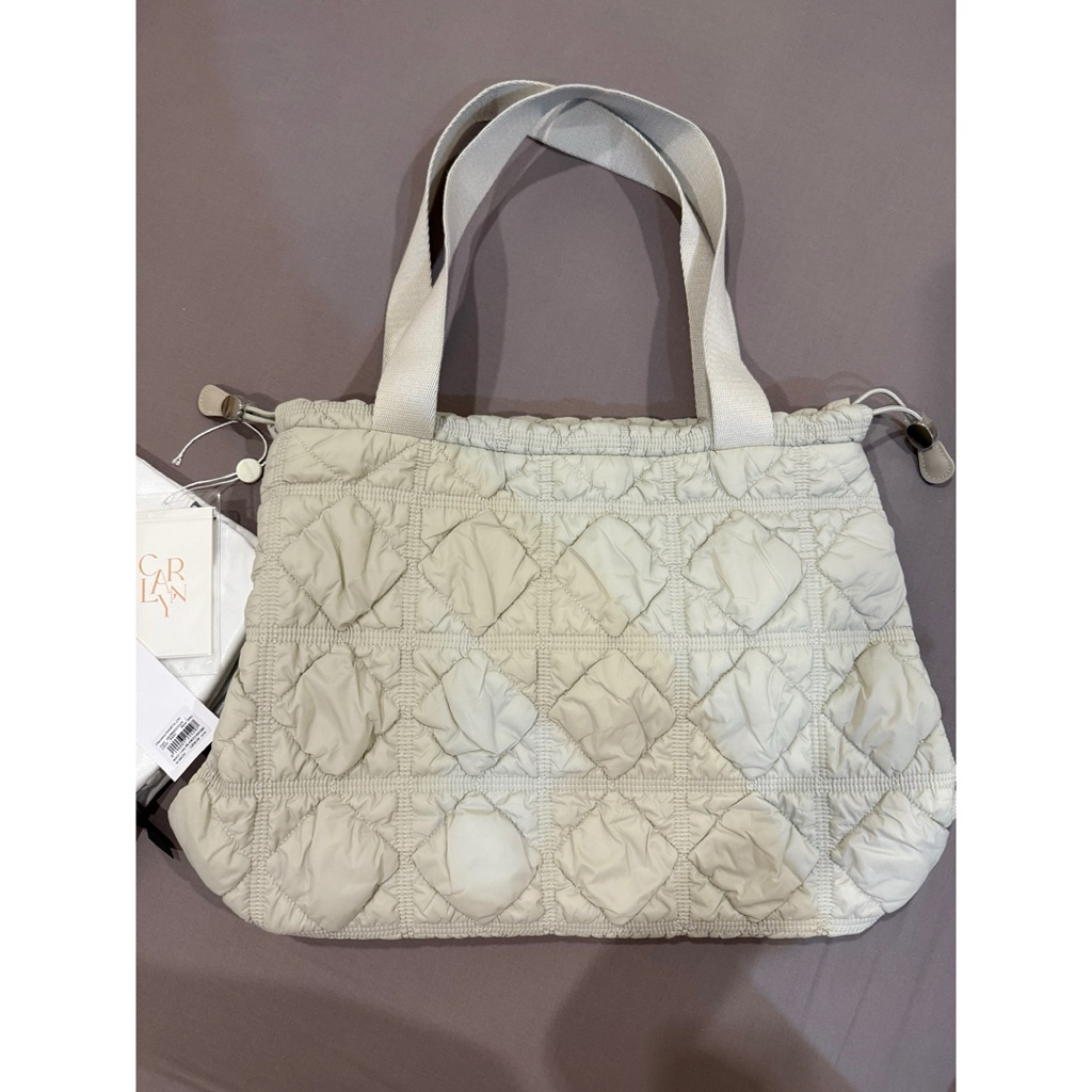 Carlyn รุ่น Weekender สี Spring Grey