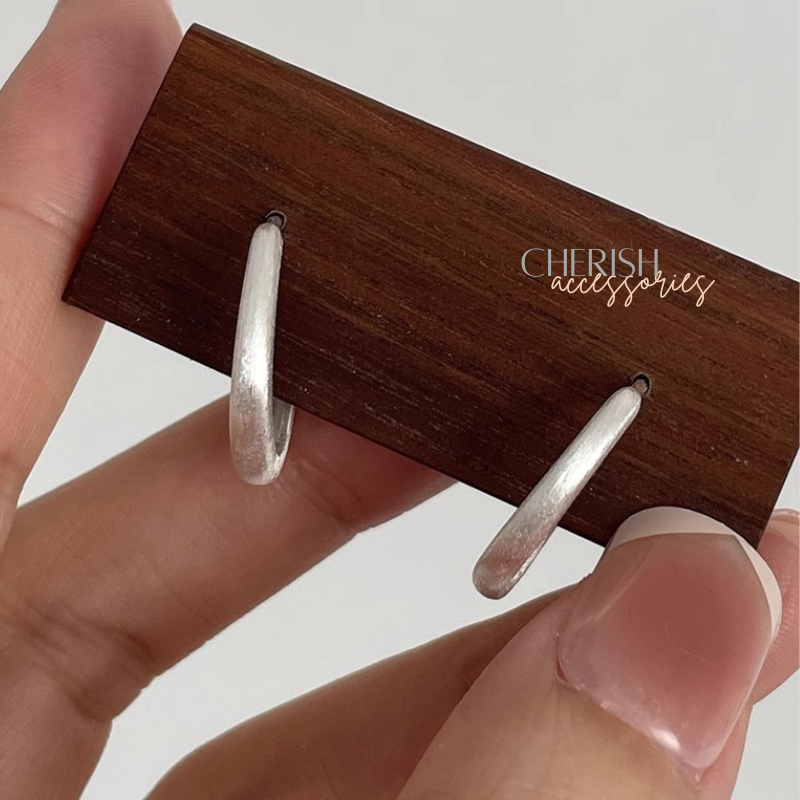 [silver 925S][CR45] ต่างหูห่วงเนื้อด้านทำจากเงิน s925 สีเงิน งานจริงสวยมากๆ สไตล์มินิมอล [CHERISHxMIHREH]