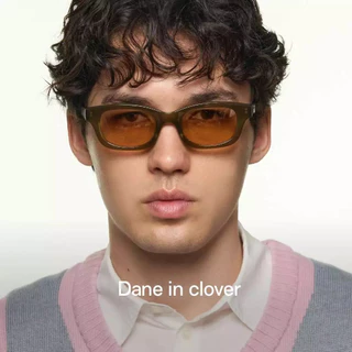 Sunnies Studios Dane (แว่นกันแดดทรงสี่เหลี่ยม สำหรับยูนิเซ็กส์)