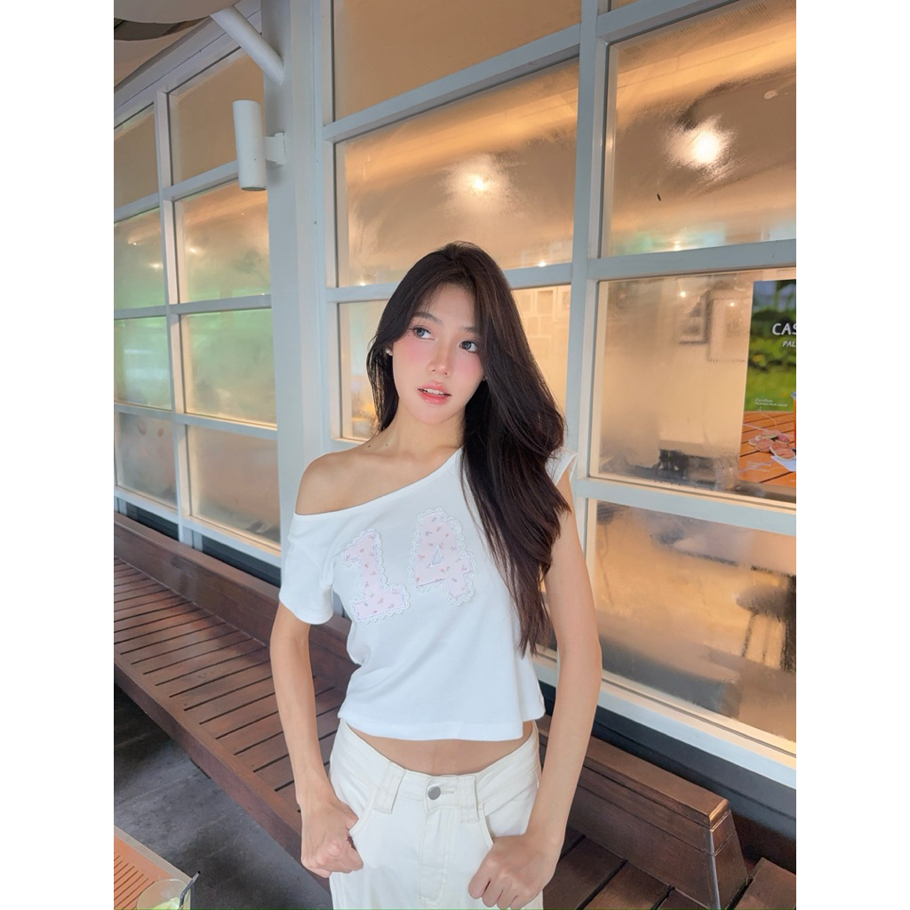 Blooming lace top - (pink) เสื้อbabyteeและปาดไหล่ปักลูกไม้