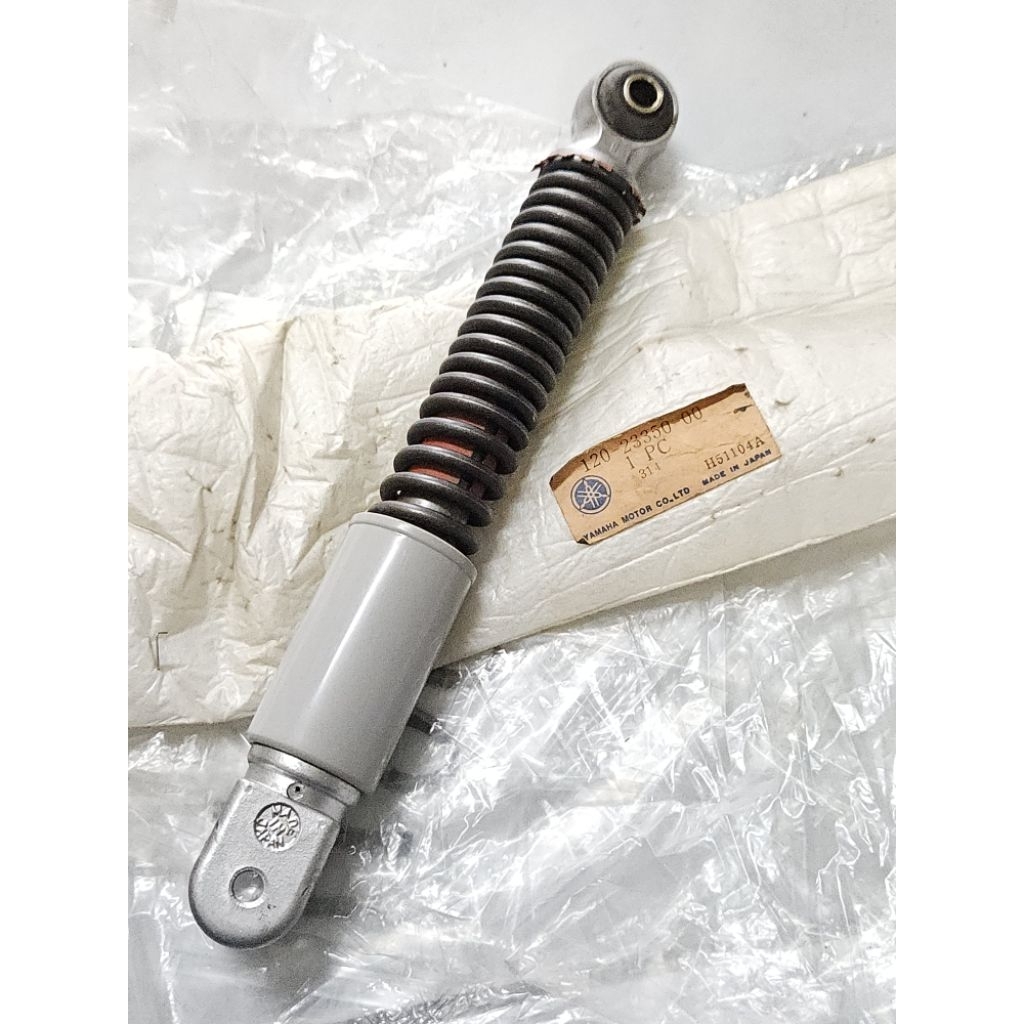 โช๊คหน้า 1ข้าง แท้ใหม่ ญี่ปุ่น Yamaha Mate U5 U5E U7 U7E V50 V75