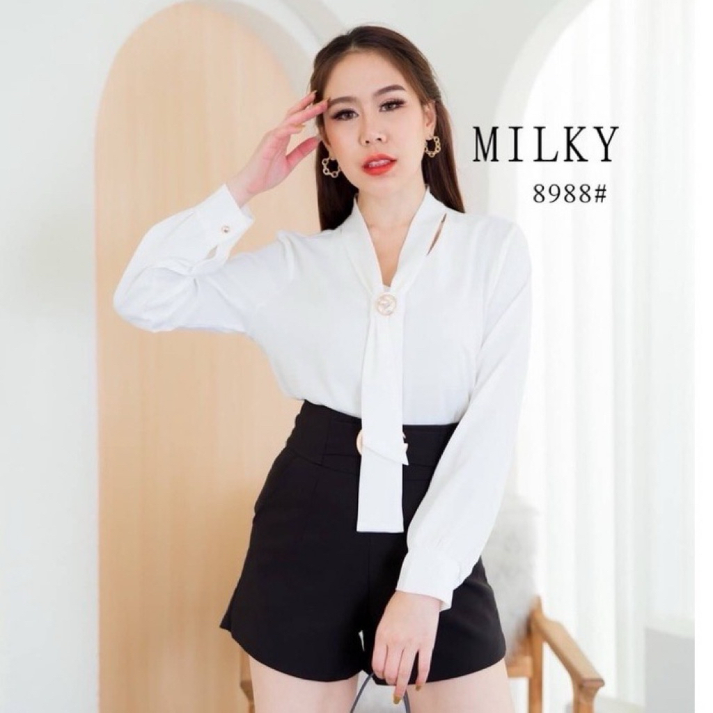 เสื้อทำงานผู้หญิง แขนยาว ออกแบบมีไข่มุกตรงคอเนื้อผ้าเกาหลี