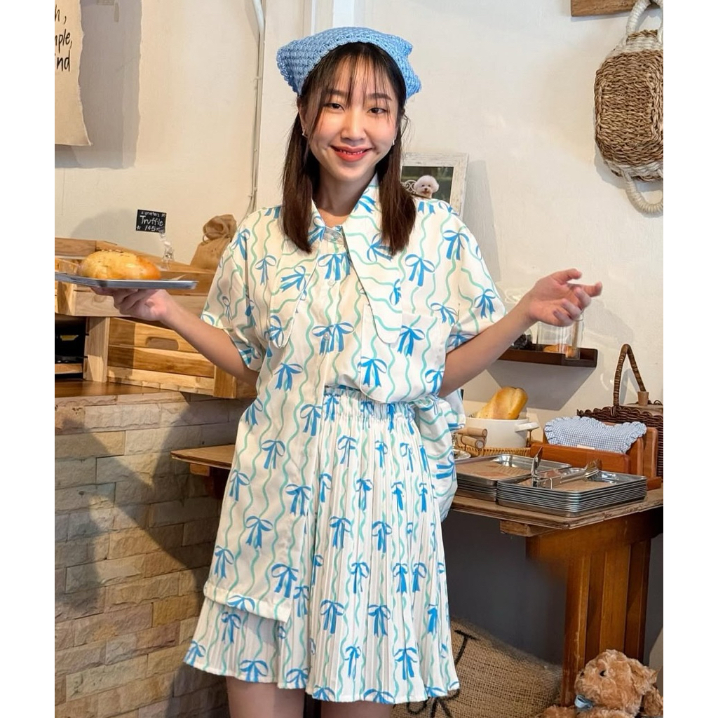 Rabbit pants pleated set เซตขาสั้นผ้าอัดพลีท เสื้อปกหูกระต่ายยาว มาคู่กับกางเกงขาสั้นอัดพลีท