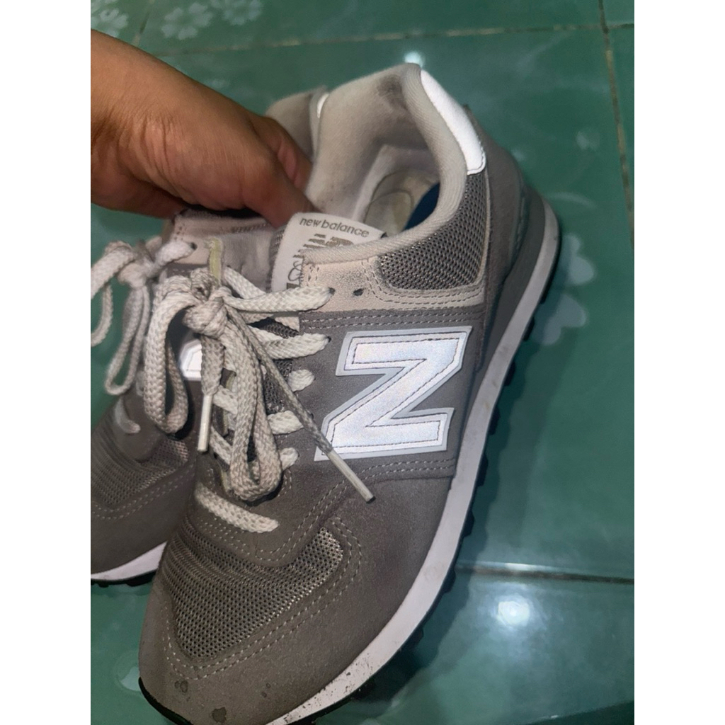 ส่งต่อ new balance classic 574 สภาพใช้งาน