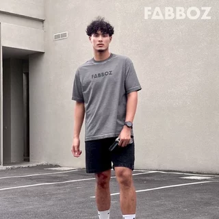 FABBOZ STREETLINE Denim Shorts กางเกงขาสั้นยีนส์ฟอกสีดำสุดฮิต ทรง Straight/Relaxed เหนือเข่า