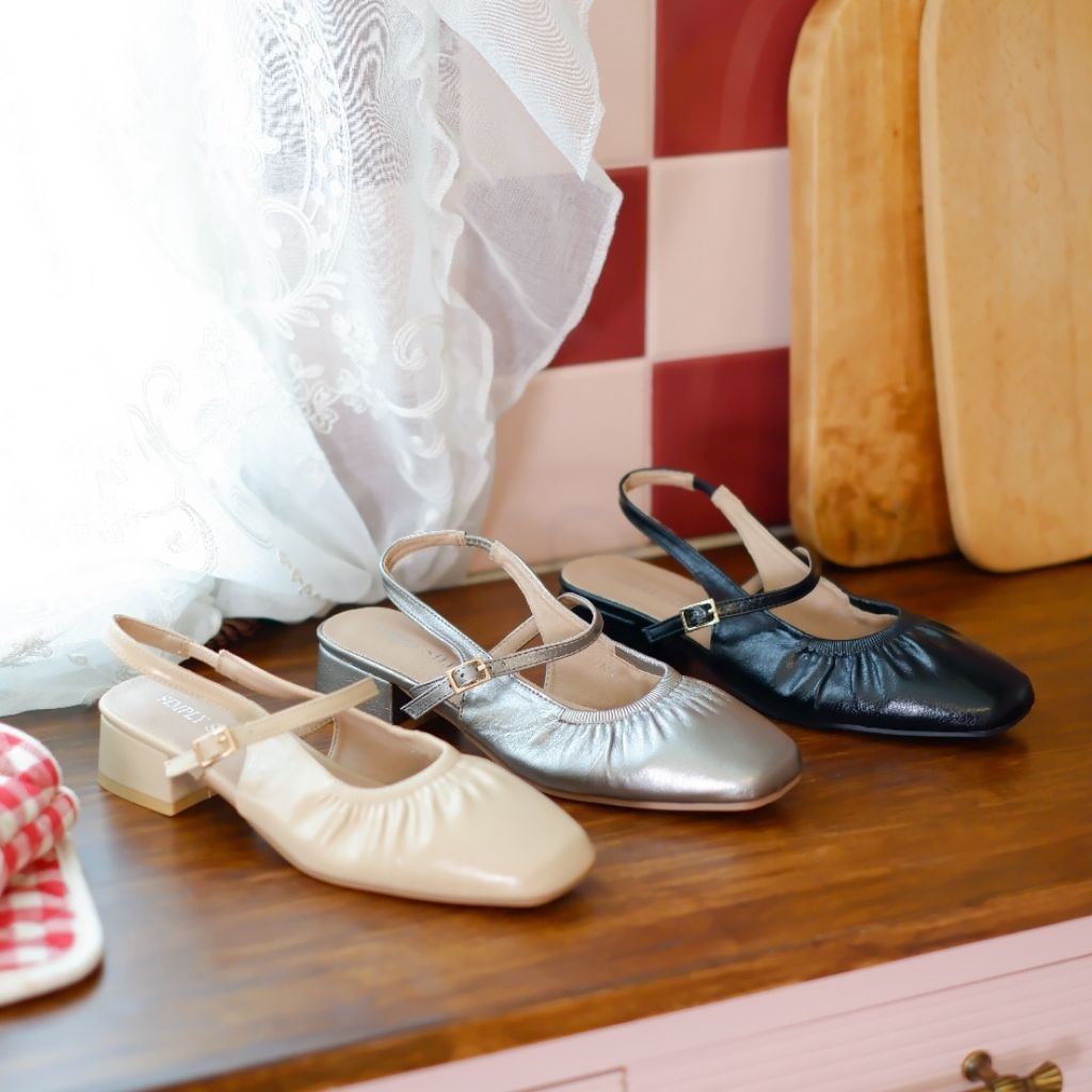 รองเท้าทรงslingblackหนังมีลายในตัวกึ่งเงาสูง1.2นิ้วรหัสTA560