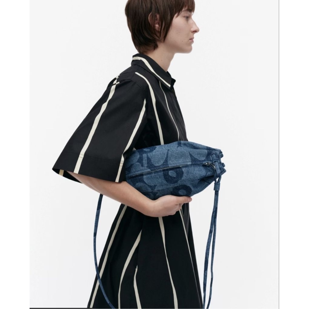 Marimekko Karla Denim Shoulder bag กระเป๋าสะพายลายดอก พร้อมส่ง แท้100%