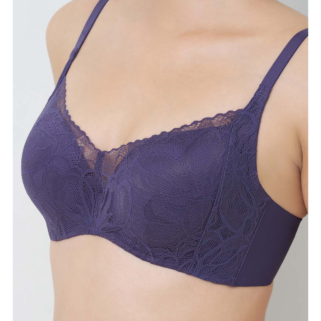 Triumph เสื้อชั้นในแบบมีโครง รุ่น Body Make Up Illusion Lace WHP AX-R รหัส 10221699 สีน้ำเงิน 00JA — صورة 2