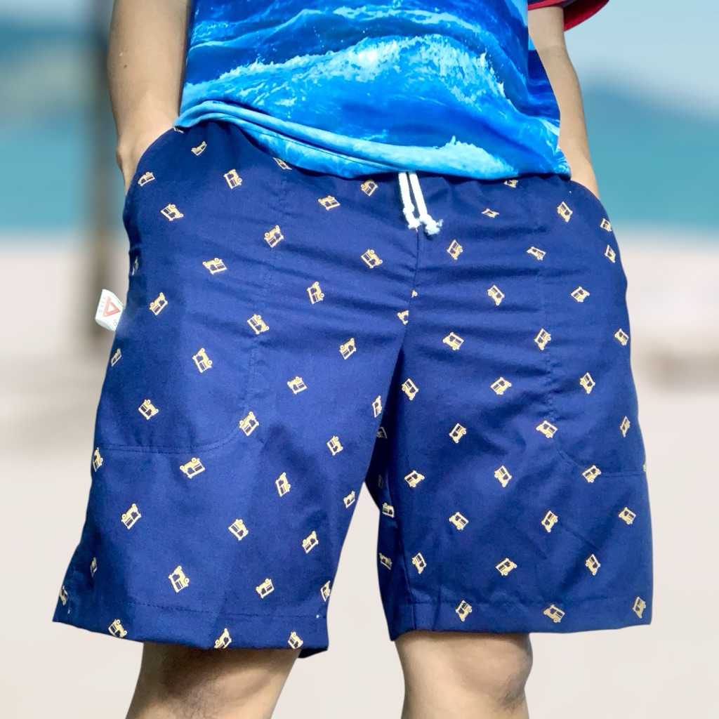 กางเกงขาสั้นเอวยางยืด มีเชือกผูก ผ้าอ๊อกฟอร์ดพิมพ์ลาย มีกระเป๋าซ้ายและขวา ใส่ได้ทั้งผูชายและผู้หญิง Size L,XL,XXL