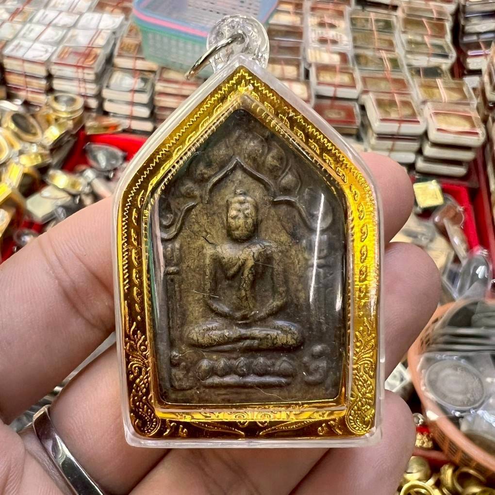 พระขุนแผน พรายกุมาร หลวงปู่ทิม วัดละหารไร่ เลี่ยมขอบจับทองกันน้ำอย่างดี พระบ้านรวมๆสวยๆวัดใจ